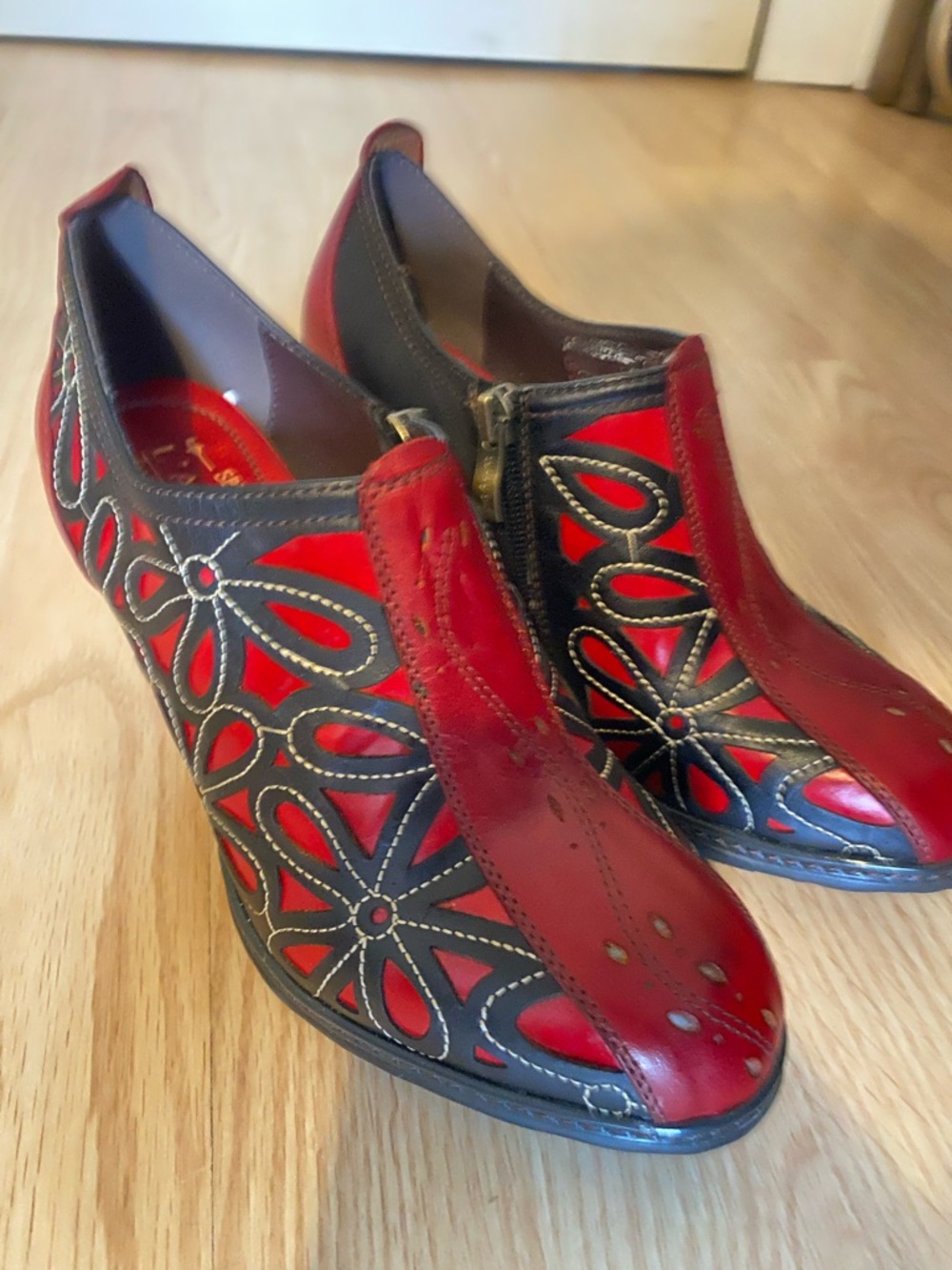 Spring Step Red and Black Floral Cutout Leather Mules